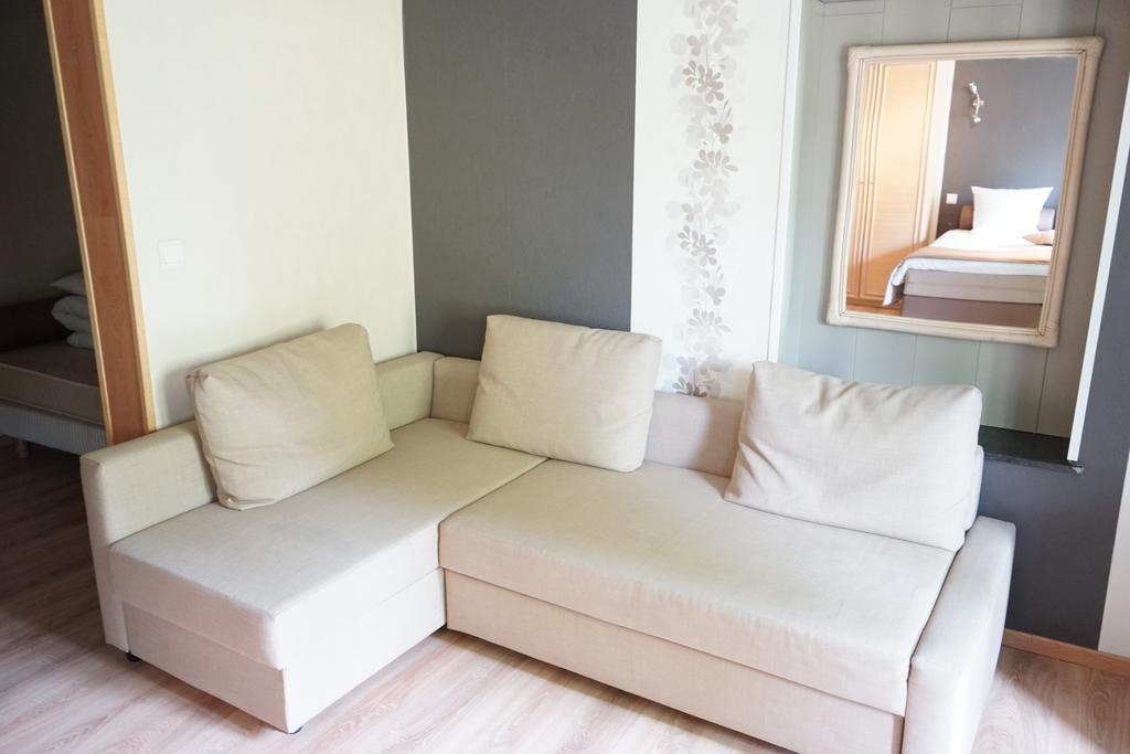 Hotel Les 5 Ourthes Уффализ Номер фото